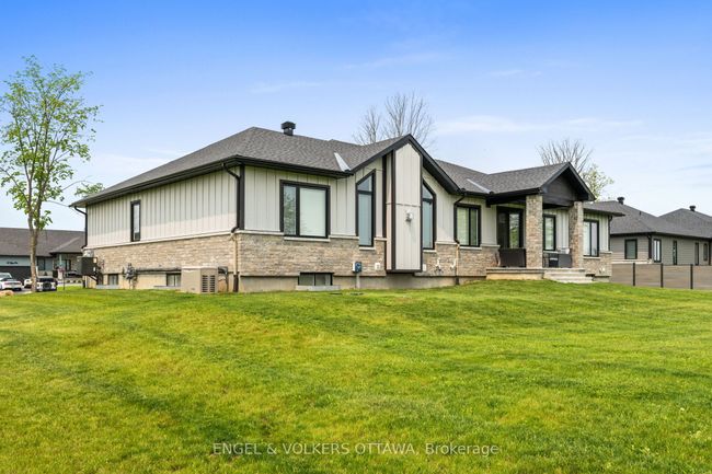 425 Ginger Cres, House other with 5 bedrooms, 4 bathrooms and 6 parking in Metcalfe ON | Image 43