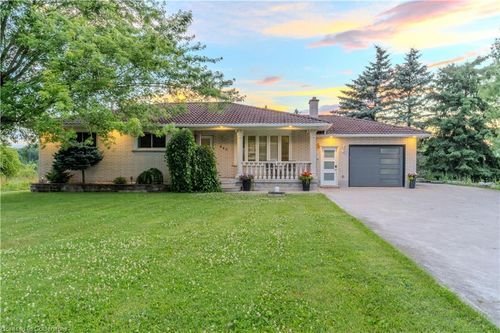440 Fairbrother Rd, Grimsby, ON, L3M0J9 | Card Image