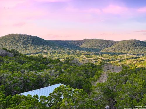 382 Windmill Hill Ln, Pipe Creek, TX, 78063-5499 | Card Image