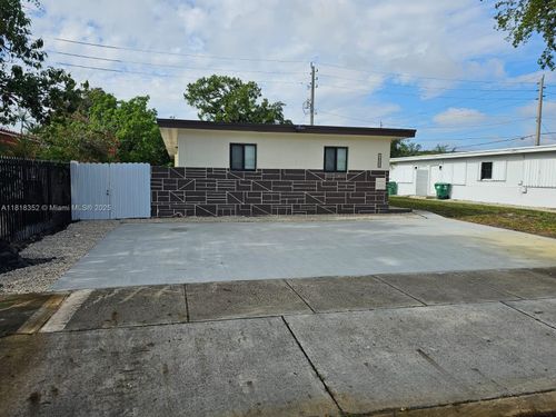 apt-2-1020 Opa Locka Blvd, Opa-Locka, FL, 33054-3972 | Card Image