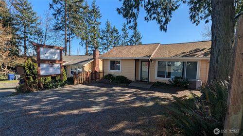 6461 Ne 181st St, Kenmore, WA, 98028-4831 | Card Image