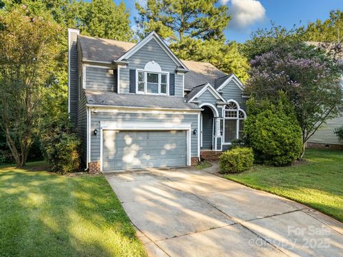 4908 Benthaven Ln, Charlotte, NC, 28269-8976 | Card Image