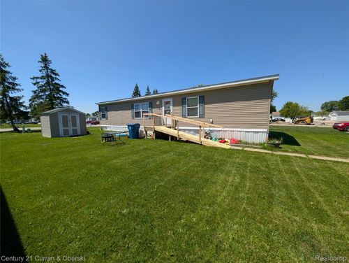 29319 Maple Dr, Flat Rock, MI, 48134-9725 | Card Image
