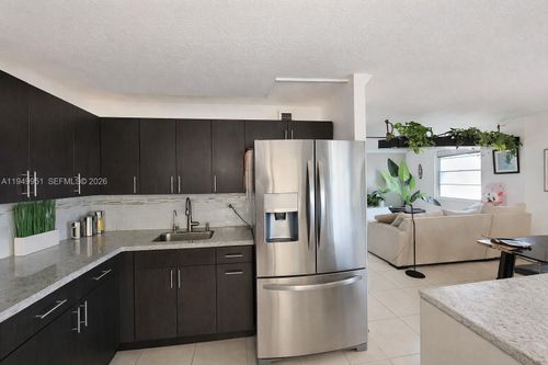 apt-103-661 Ne 195th St, Miami, FL, 33179-3315 | Card Image