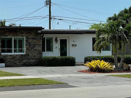 4161 Sw 102nd Ave, Miami, FL, 33165-5056 | Card Image