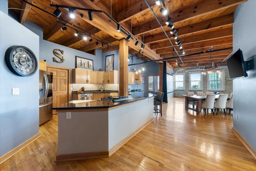 413 N 2nd St, Milwaukee, WI, 53203-3100 | Card Image