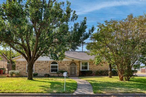 1000 Springdale Rd, Bedford, TX, 76021-4258 | Card Image