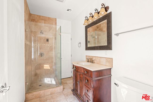 3962 Oakfield Dr, House other with 5 bedrooms, 5 bathrooms and 2 parking in Sherman Oaks CA | Image 37
