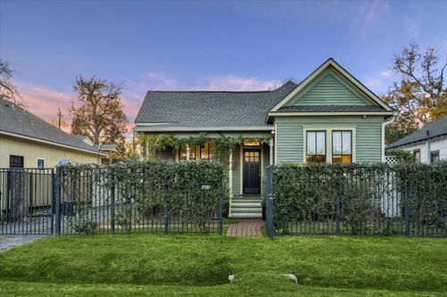 307 Archer St, Houston, TX, 77009-5419 | Card Image