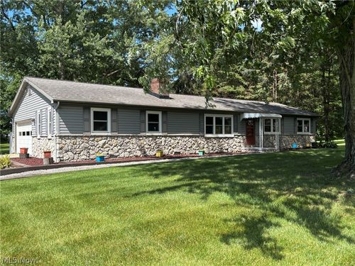 1961 Killian Rd, Akron, OH, 44312-4827 | Card Image