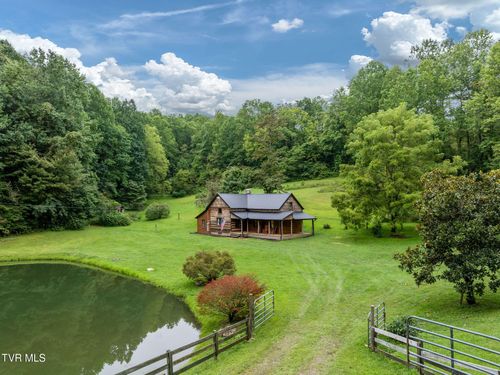 2335 Wattenbarger Gap Rd, Greeneville, TN, 37745-2411 | Card Image