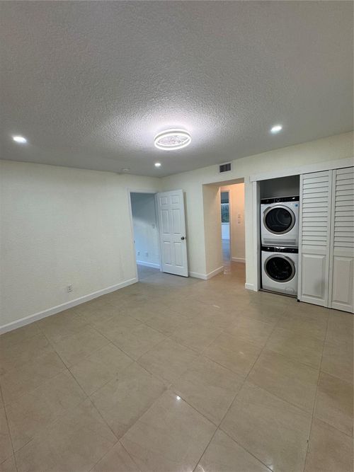 8-151 Se 6th Ave, Pompano Beach, FL, 33060-7258 | Card Image