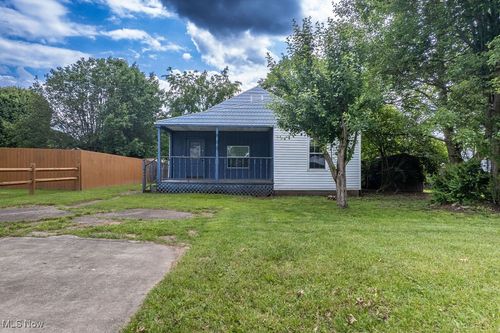 1312 12th St, Vienna, WV, 26105-2222 | Card Image