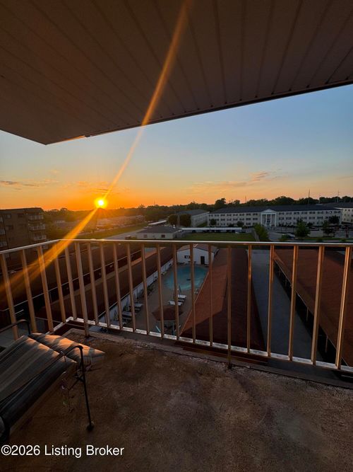 apt-519-3030 Breckenridge Ln, Louisville, KY, 40220-2175 | Card Image