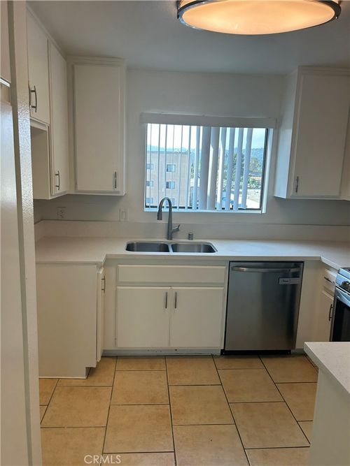 311-4717 Ben Ave, Valley Village, CA, 91607-3965 | Card Image
