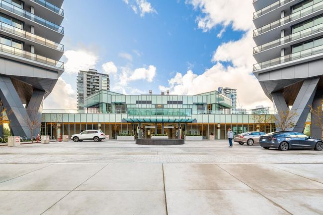 3102 - 4890 Lougheed Highway, Condo with 2 bedrooms, 2 bathrooms and 1 parking in Burnaby BC | Image 3