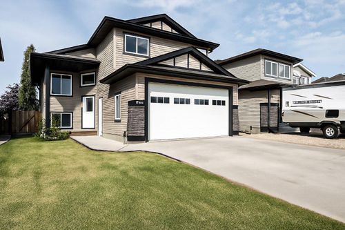7458 91 St, Grande Prairie, AB, T8X0H9 | Card Image