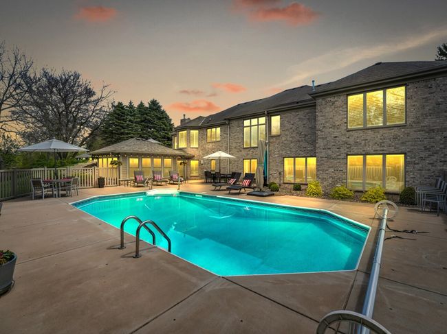 8 Lake Pointe Cir, House other with 5 bedrooms, 3 bathrooms and null parking in Wind Point WI | Image 26