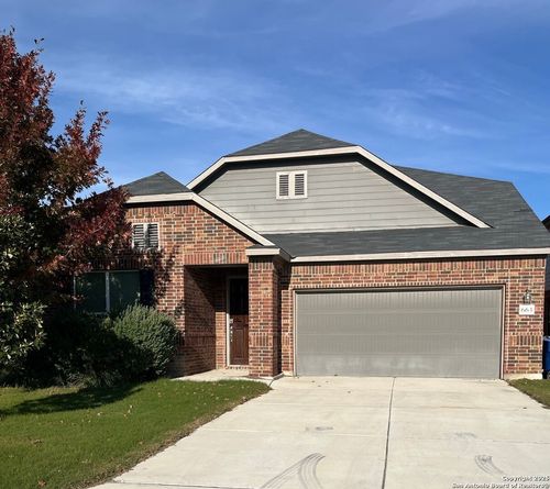 663 Pebble Bnd, New Braunfels, TX, 78130-5082 | Card Image
