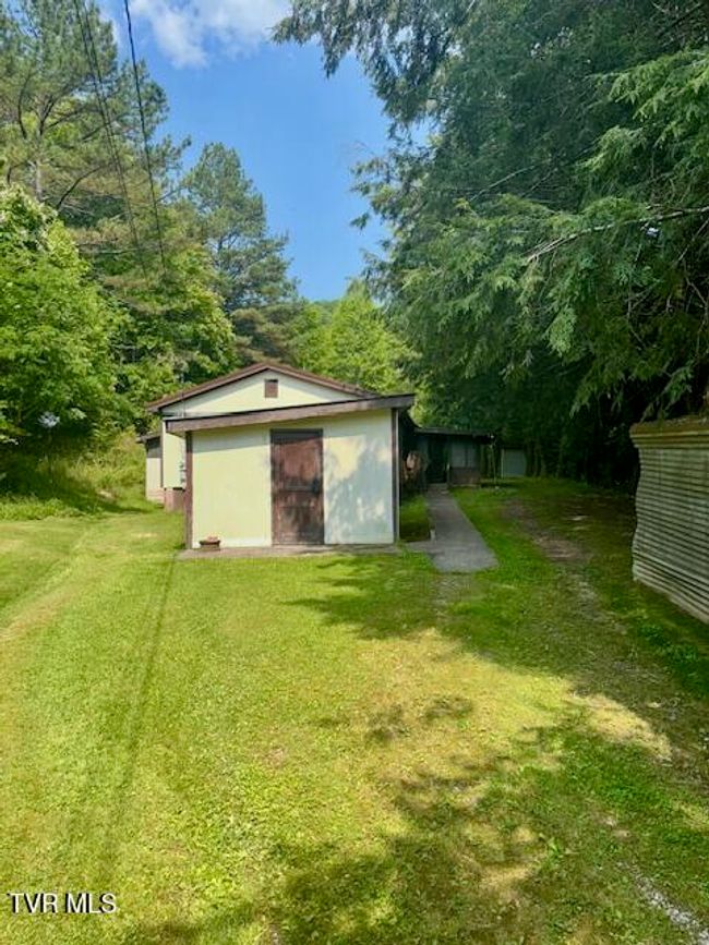 11616 Alfred Cox Dr, House other with 3 bedrooms, 1 bathrooms and null parking in Pound VA | Image 6