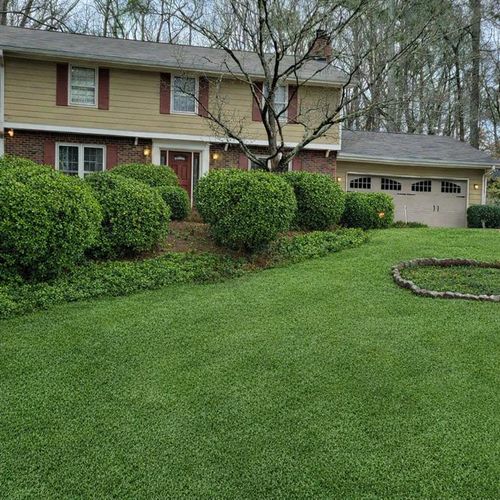 9870 Robinwood Ln, Roswell, GA, 30075-4128 | Card Image