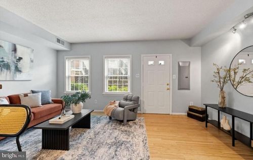 a-122 N Bedford St, ARLINGTON, VA, 22201-1158 | Card Image