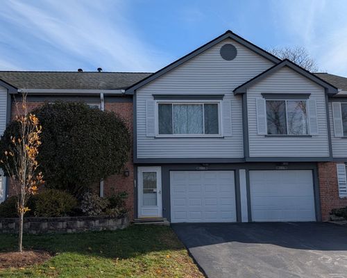 27W210 Providence Ln, Winfield, IL, 60190-1069 | Card Image