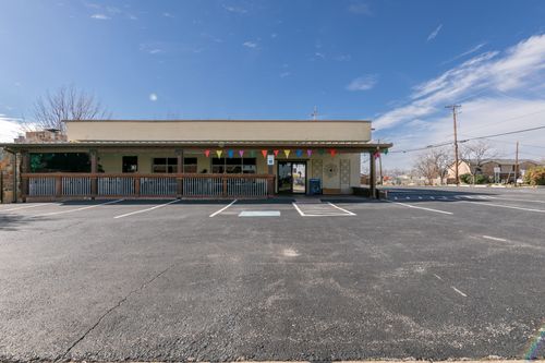 4250 Broadway Ave, Haltom City, TX, 76117-3548 | Card Image