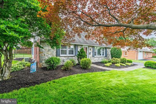 6360 Carpenter St, EAST PETERSBURG, PA, 17520-1106 | Card Image