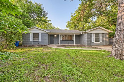 7805 Whitney Dr, White Settlement, TX, 76108-2513 | Card Image