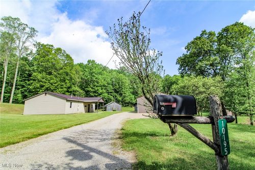 10195 Goosecreek Rd, Roseville, OH, 43777-9403 | Card Image