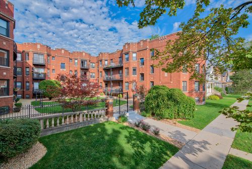 2e-4014 Central Park Ave, Chicago, IL, 60618-2134 | Card Image