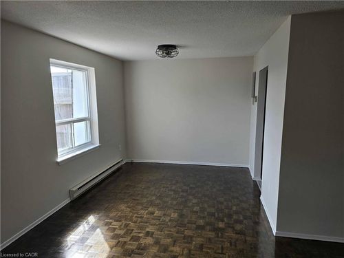 101-5291 Lakeshore Rd, Burlington, ON, L7L1C7 | Card Image