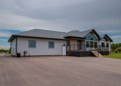 466097 120 St E, House detached with 5 bedrooms, 3 bathrooms and 10 parking in Aldersyde AB | Image 3