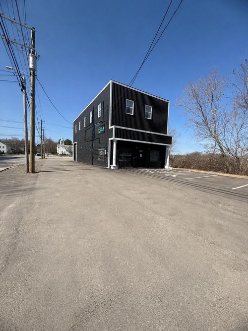 583 S Main Street, Brewer, ME, 04412 | Card Image