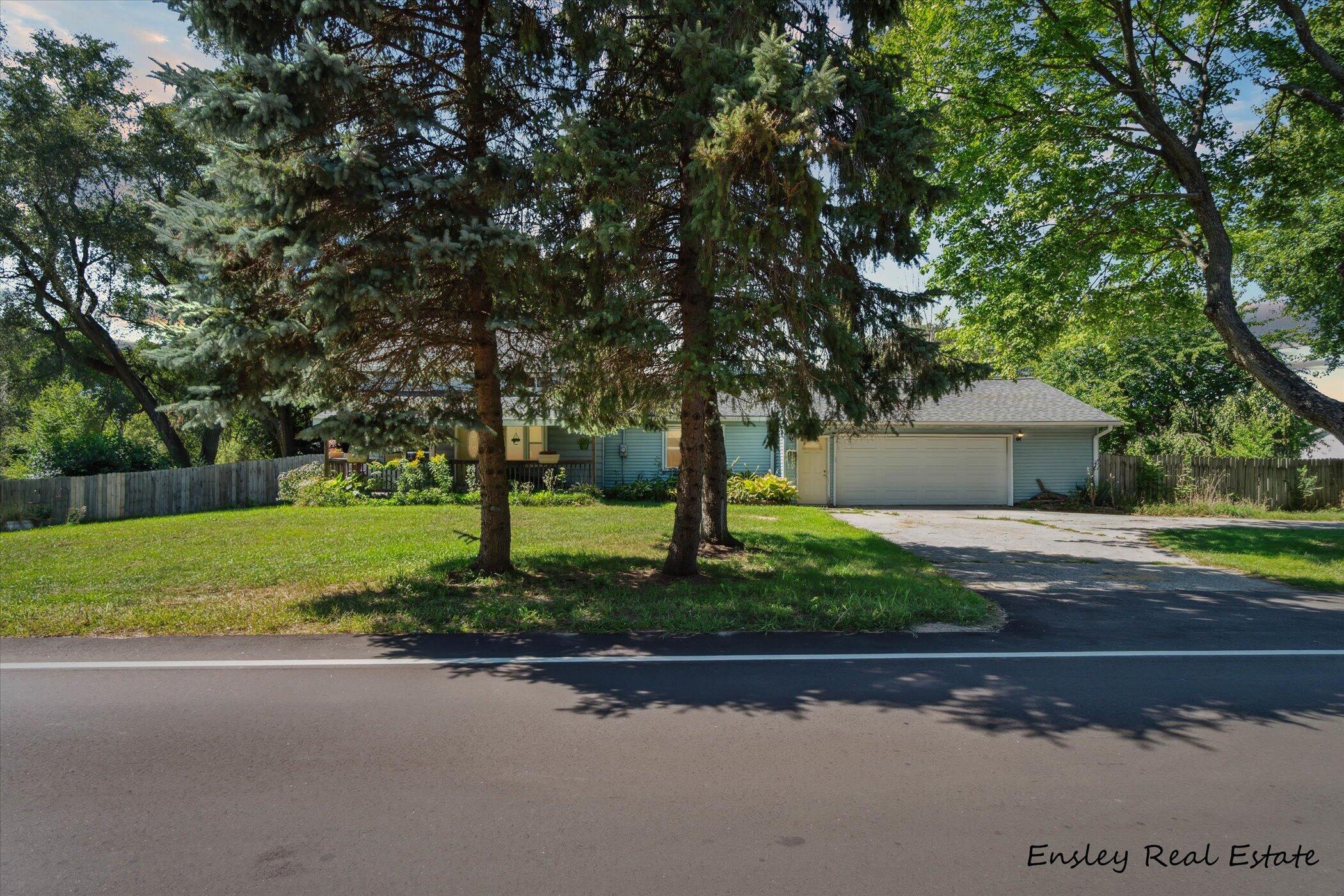 Shaner Ave, Rockford, MI 49341