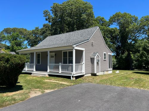 325 Shore Rd, Bourne, MA, 02532-4105 | Card Image