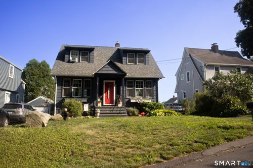 71 School St, Fairfield, CT, 06824-4756 | Card Image