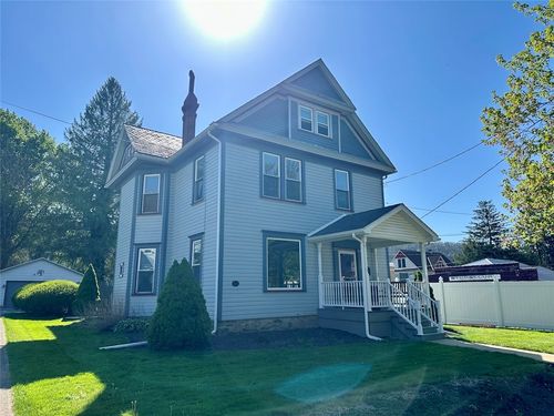 806 Liberty St, Franklin, PA, 16323-1134 | Card Image