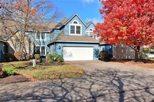 24 Haskell Dr, Bratenahl, OH, 44108-1170 | Card Image