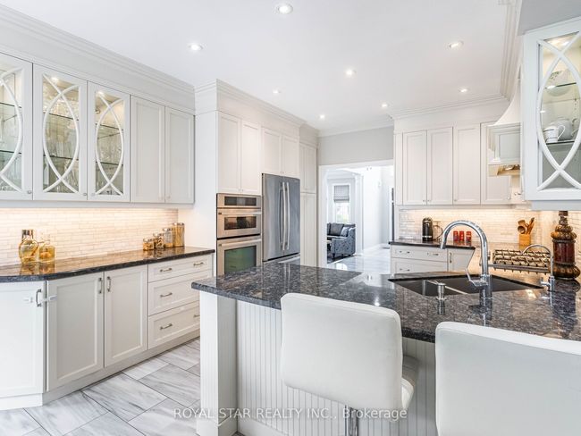 70 Colonel Bertram Rd, House other with 6 bedrooms, 5 bathrooms and 4 parking in Brampton ON | Image 10