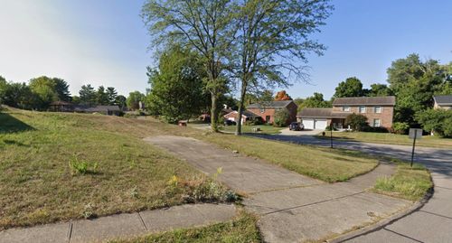 2727 Vera Cruz Dr, Villa Hills, KY, 41017-1070 | Card Image