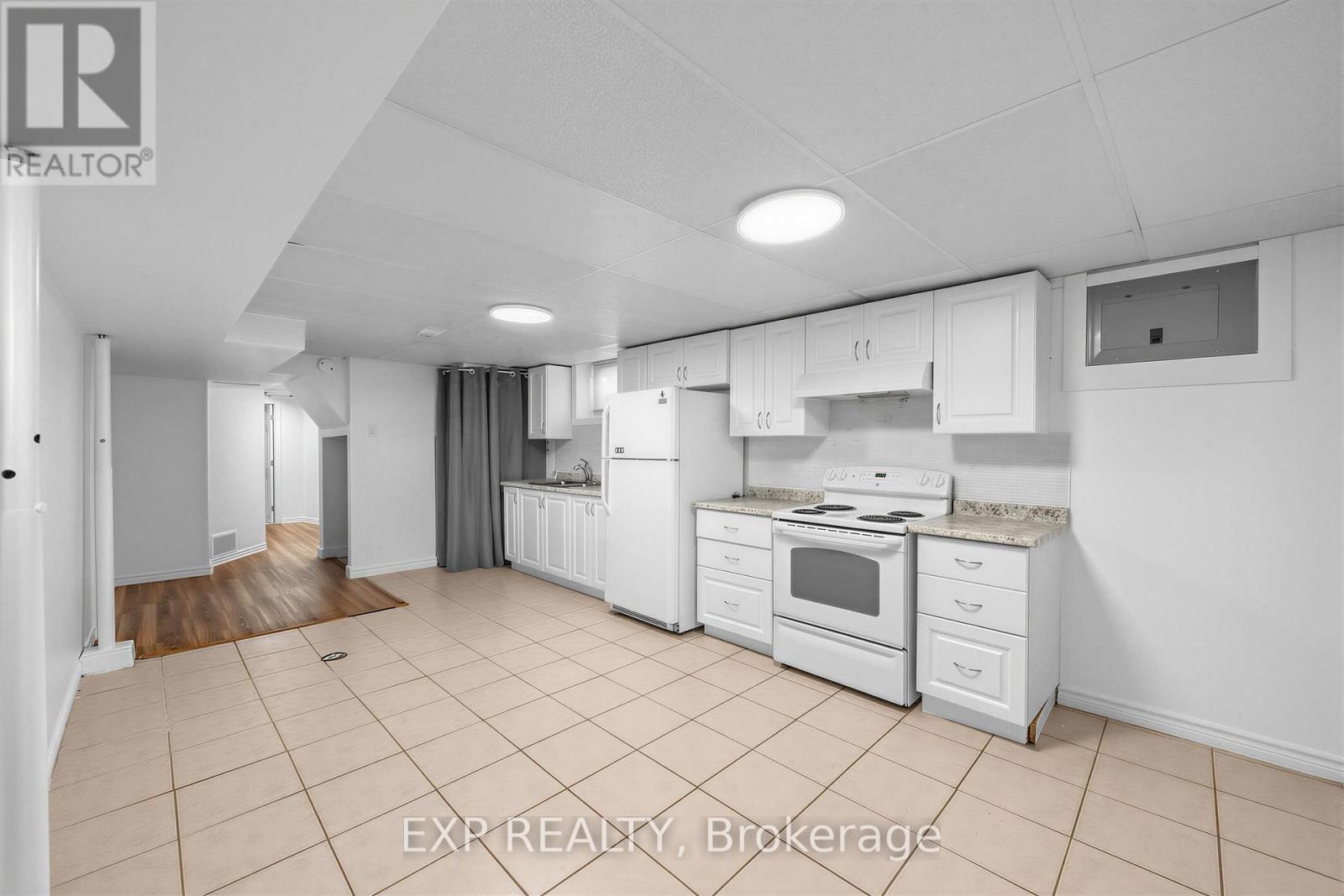 Residential Lease in Hamilton (Lisgar) 4