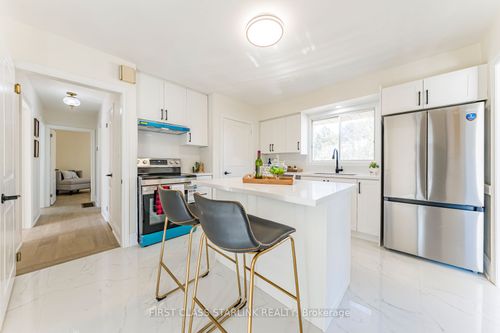 621 Dynes Rd, Burlington, ON, L7N2V4 | Card Image