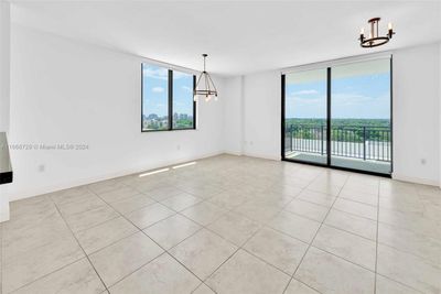 1001 - 1300 Ponce De Leon Blvd, Condo with 2 bedrooms, 2 bathrooms and null parking in Coral Gables FL | Image 3