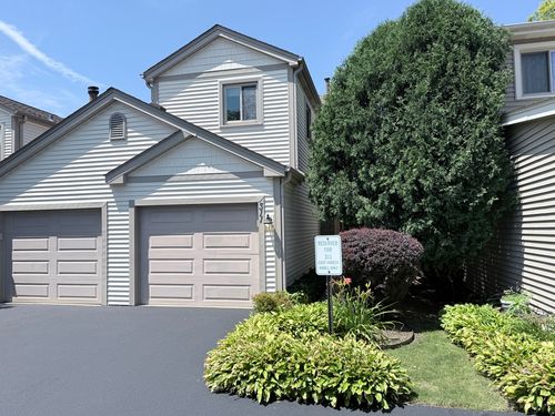 311 E Forest Knoll Dr, Palatine, IL, 60074-2349 | Card Image