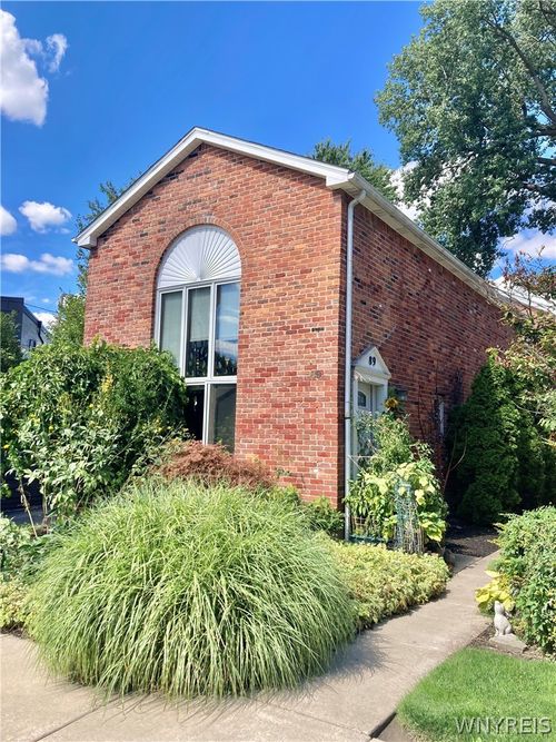 4-89 Johnson Park, Buffalo, NY, 14201-2403 | Card Image
