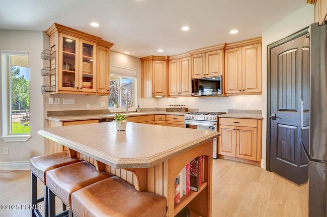 3035 S Big Hollow Rd, House other with 8 bedrooms, 5 bathrooms and null parking in Daniel UT | Image 13