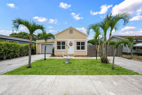 124 Jackson Ave, Greenacres, FL, 33463-3314 | Card Image