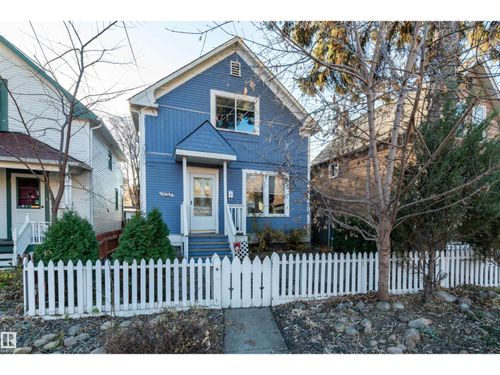 {{alt}} | Card Image